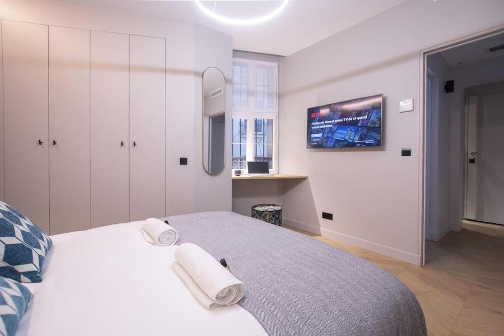 Chic & Fully-equipped In Le Marais Parigi