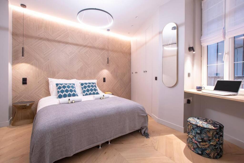 Chic & Fully-equipped In Le Marais Parigi
