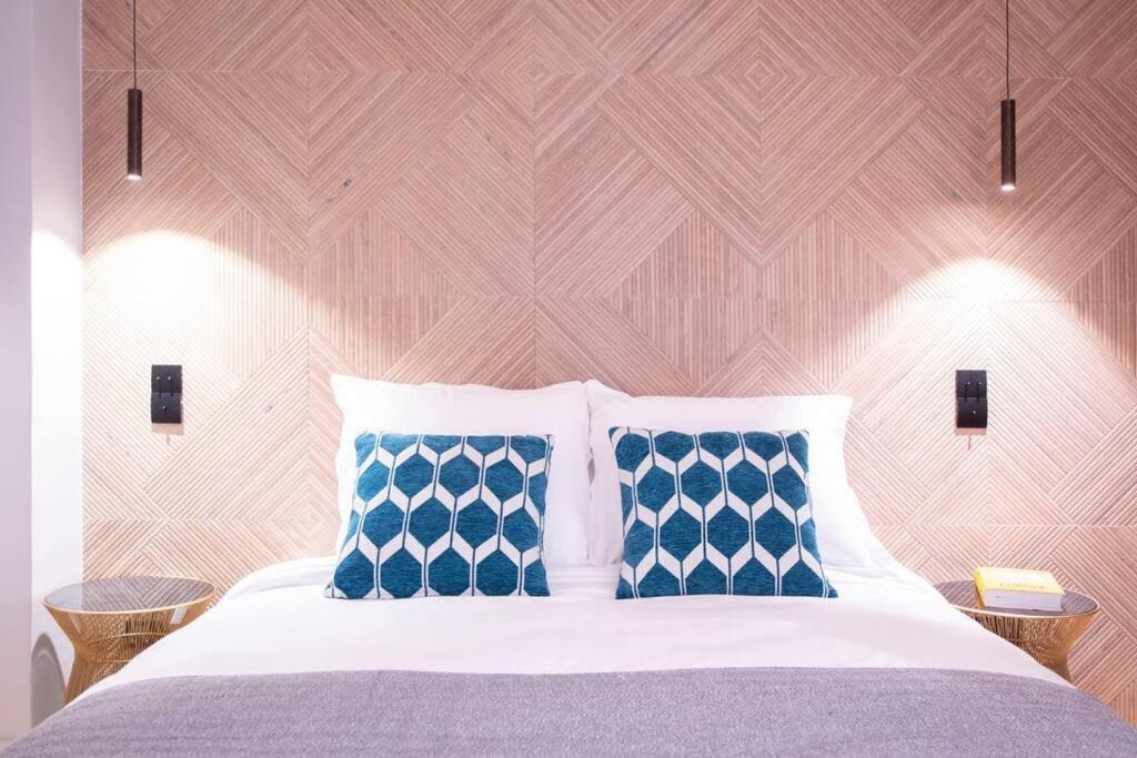 Chic & Fully-equipped In Le Marais Parigi